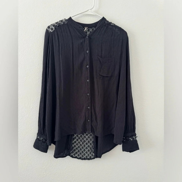 Free People The Best Button Front Blouse Black Crochet Oversized Boho Size XS - Picture 1 of 9